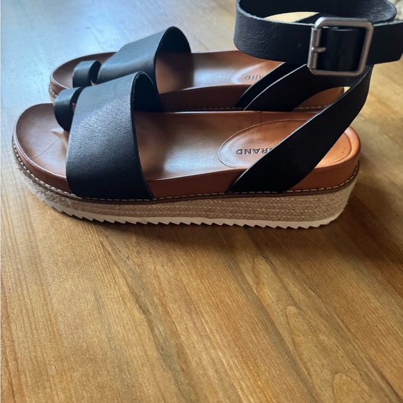 Lucky Brand Black Leather Sandals NWOT - Picture 5 of 9